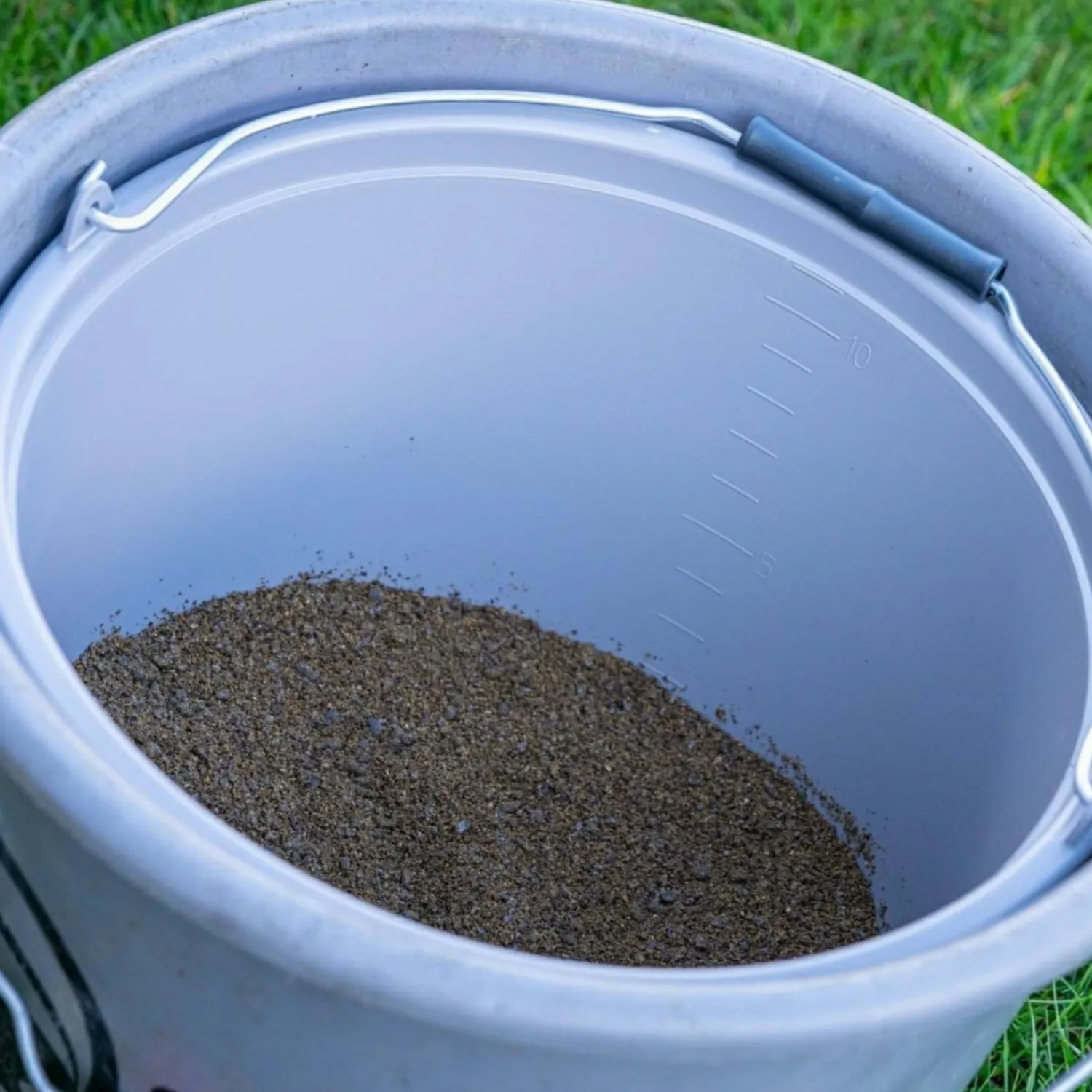Guru Bucket Grey (18 l)< Angelkoffer & Angelboxen ·Futtereimer