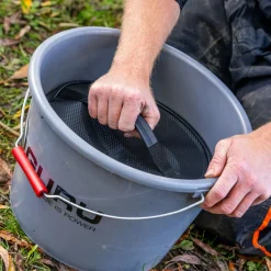 Guru Bucket Grey (18 l)< Angelkoffer & Angelboxen ·Futtereimer