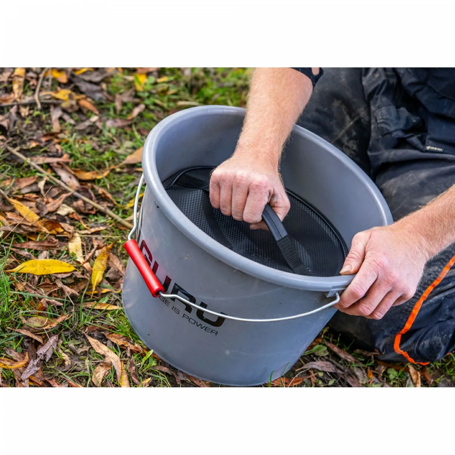 Guru Bucket Grey (18 l)< Angelkoffer & Angelboxen ·Futtereimer