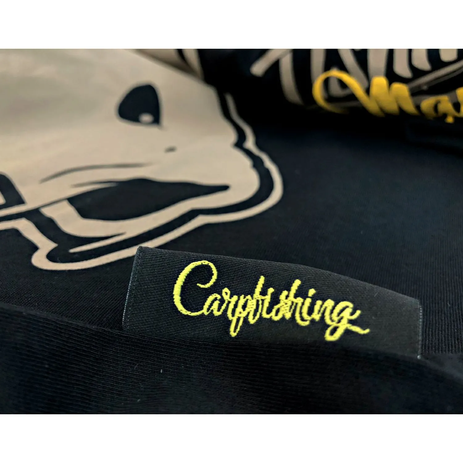 Sale Fishing Mania Carpfishing T-Shirt Herren (Black) Angelshirts & Angel-Oberteile