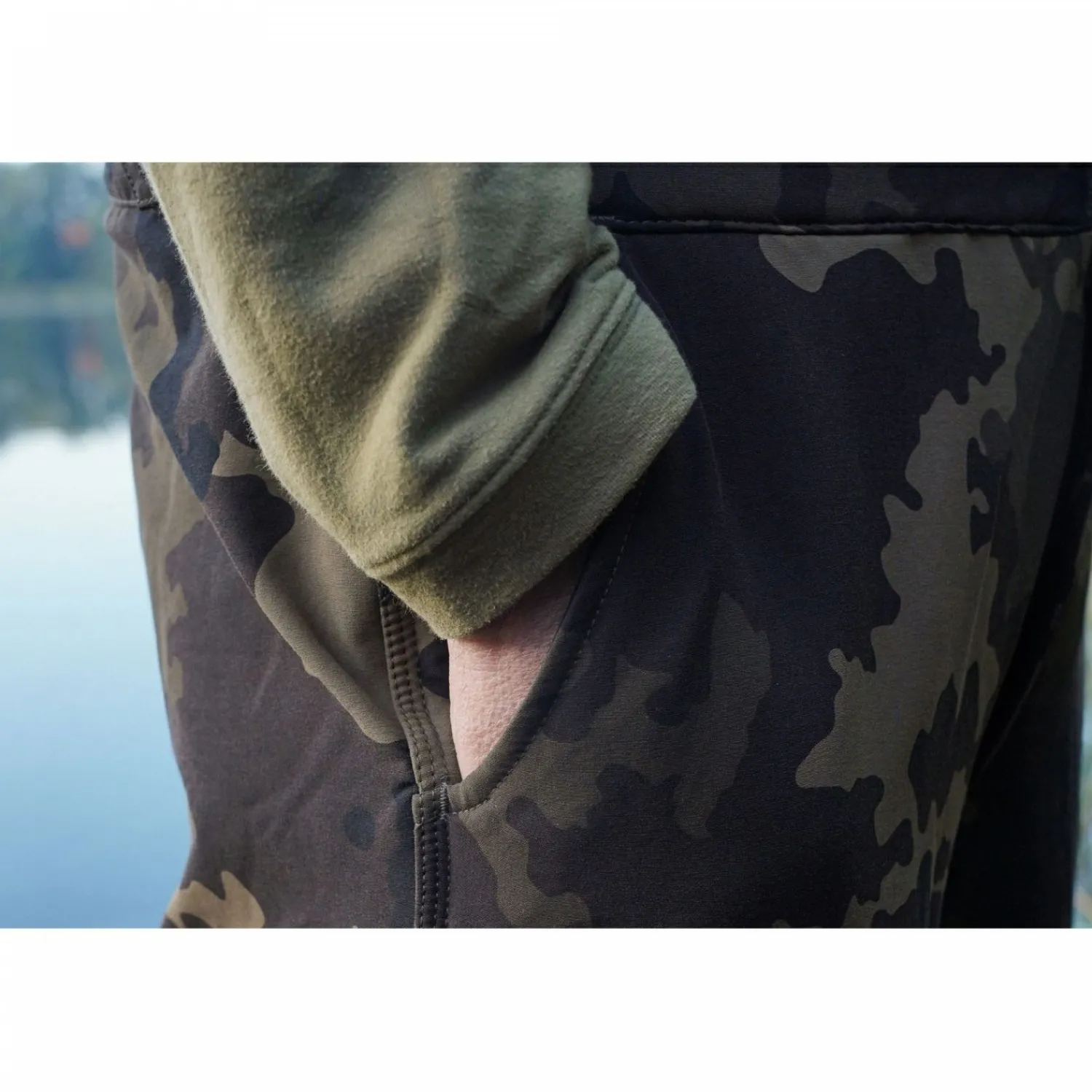 Korda Polar Salopettes Dark Kamo< Thermohosen & Regenhosen