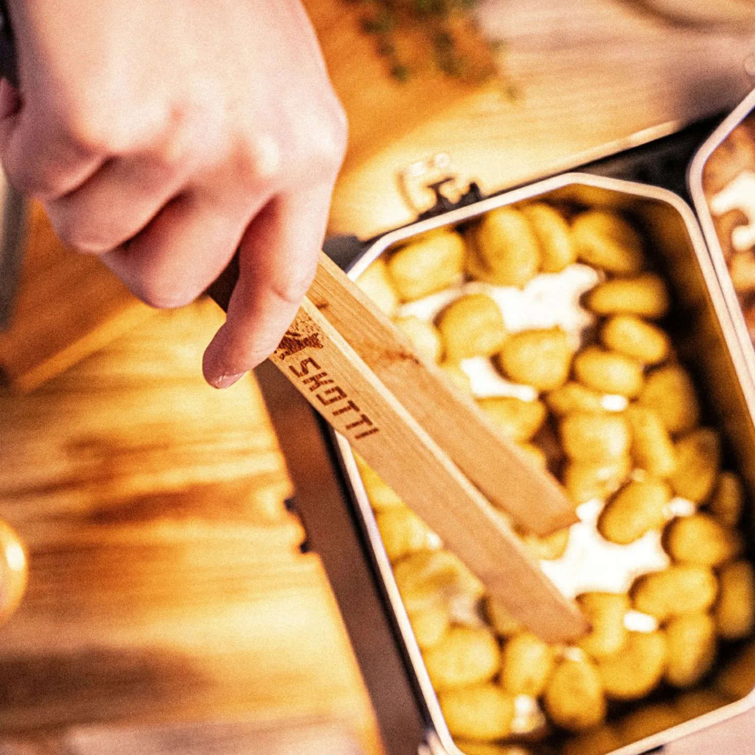 Skotti Tongs< Grillzubehör